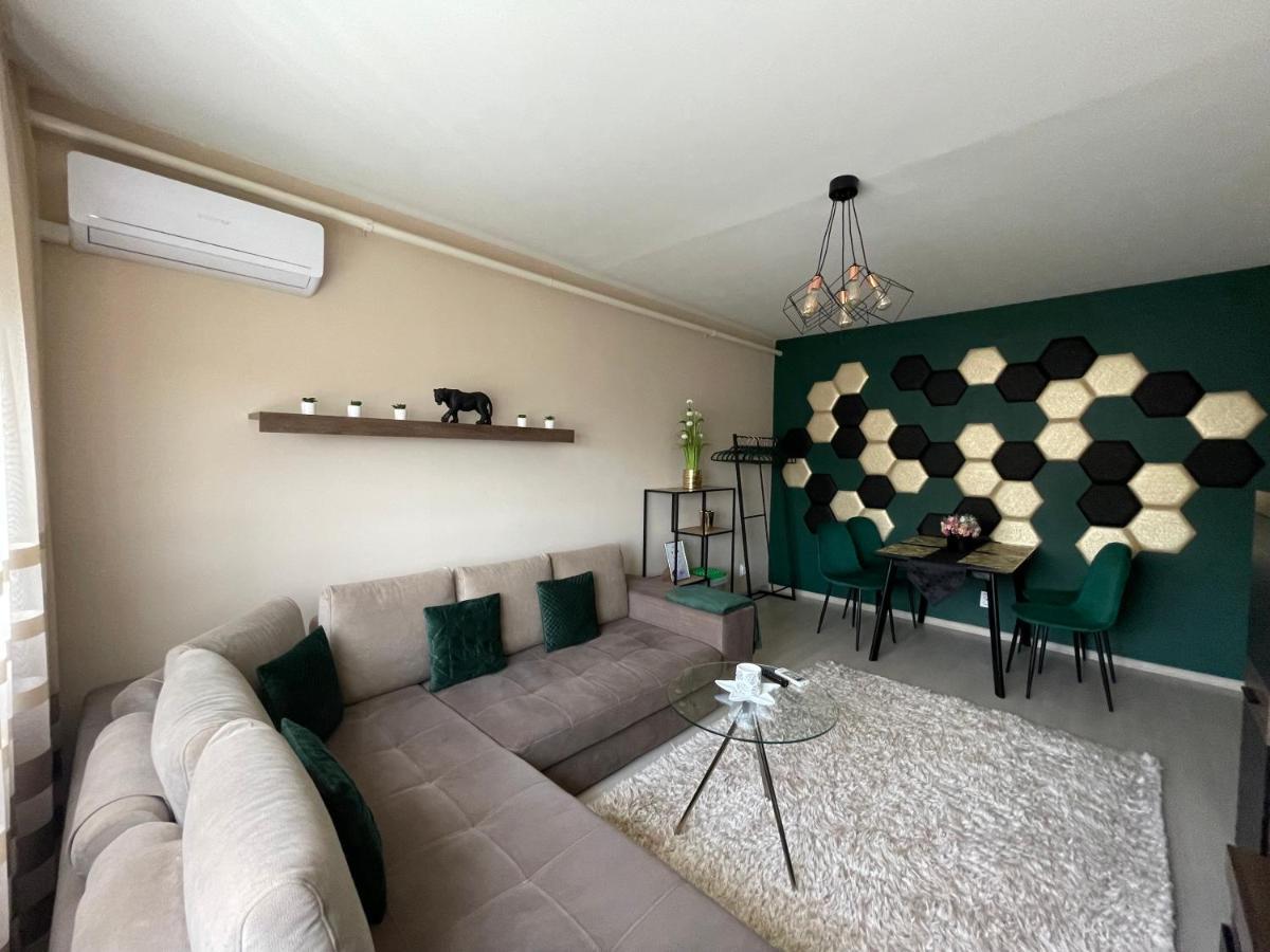 Bella Apartman Debrecen Apartment Bagian luar foto