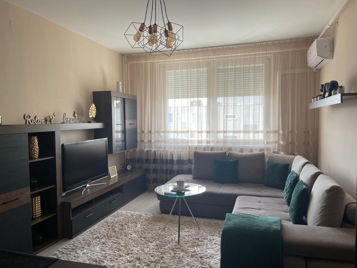 Bella Apartman Debrecen Apartment Bagian luar foto