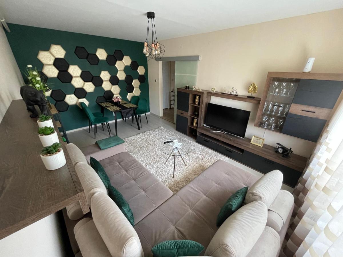 Bella Apartman Debrecen Bagian luar foto