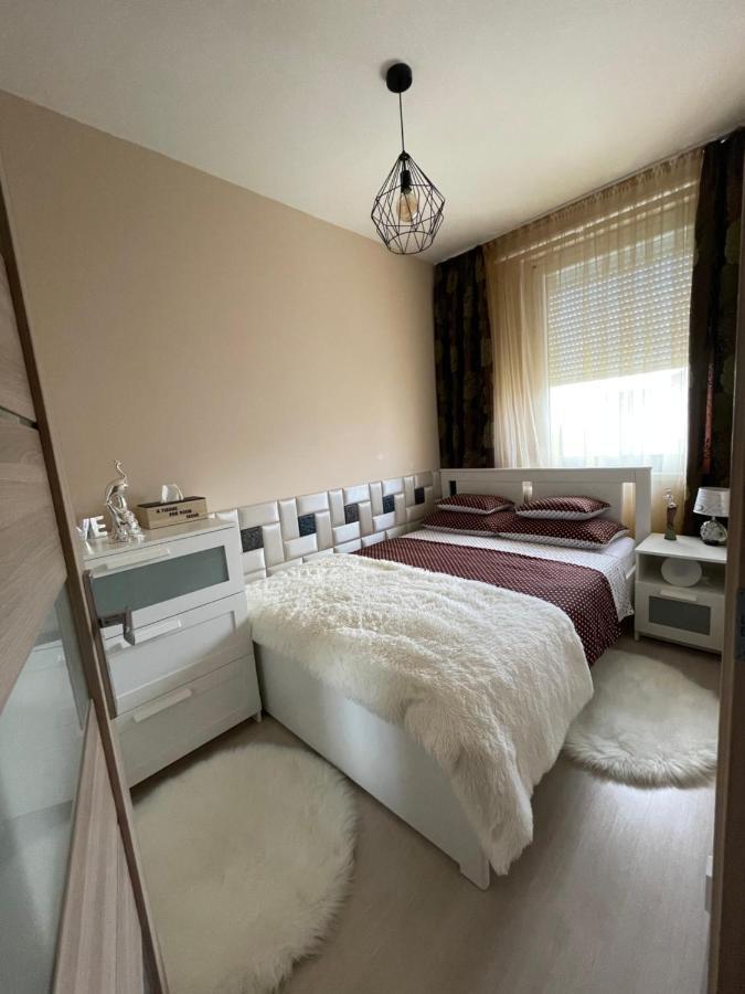 Bella Apartman Debrecen Apartment Bagian luar foto