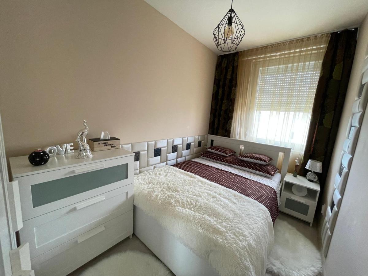 Bella Apartman Debrecen Bagian luar foto