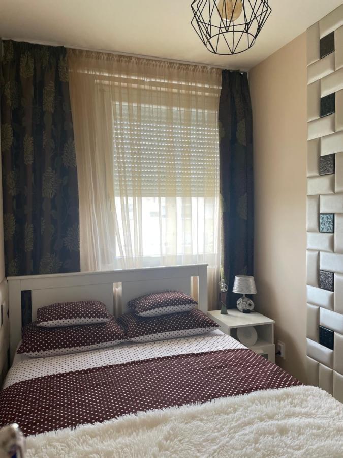 Bella Apartman Debrecen Bagian luar foto
