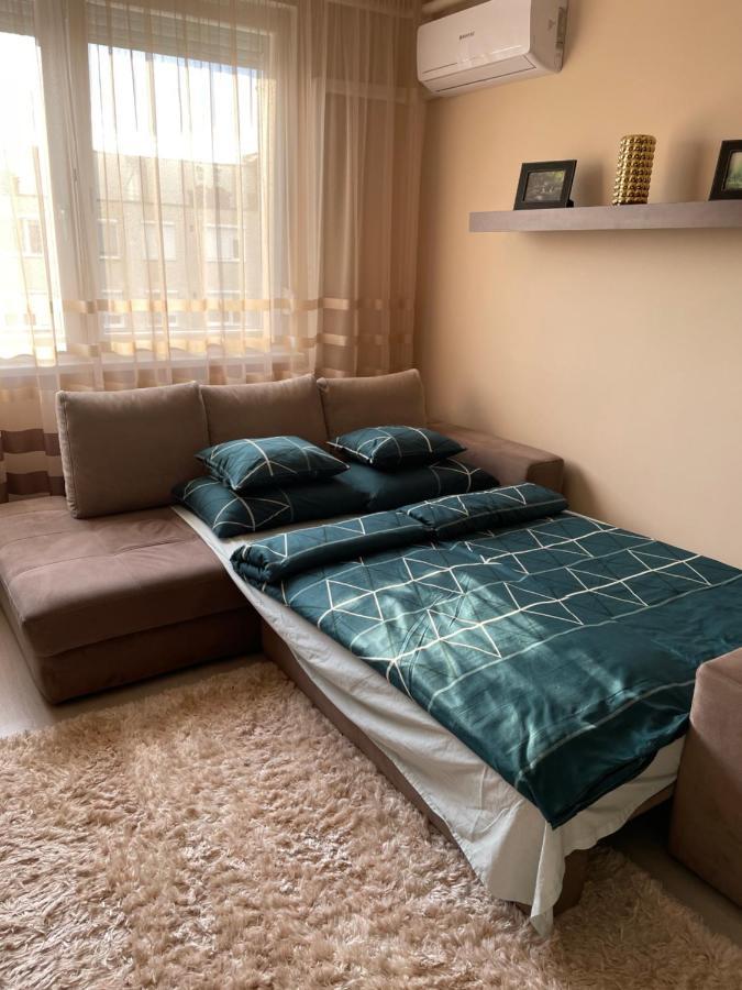 Bella Apartman Debrecen Bagian luar foto